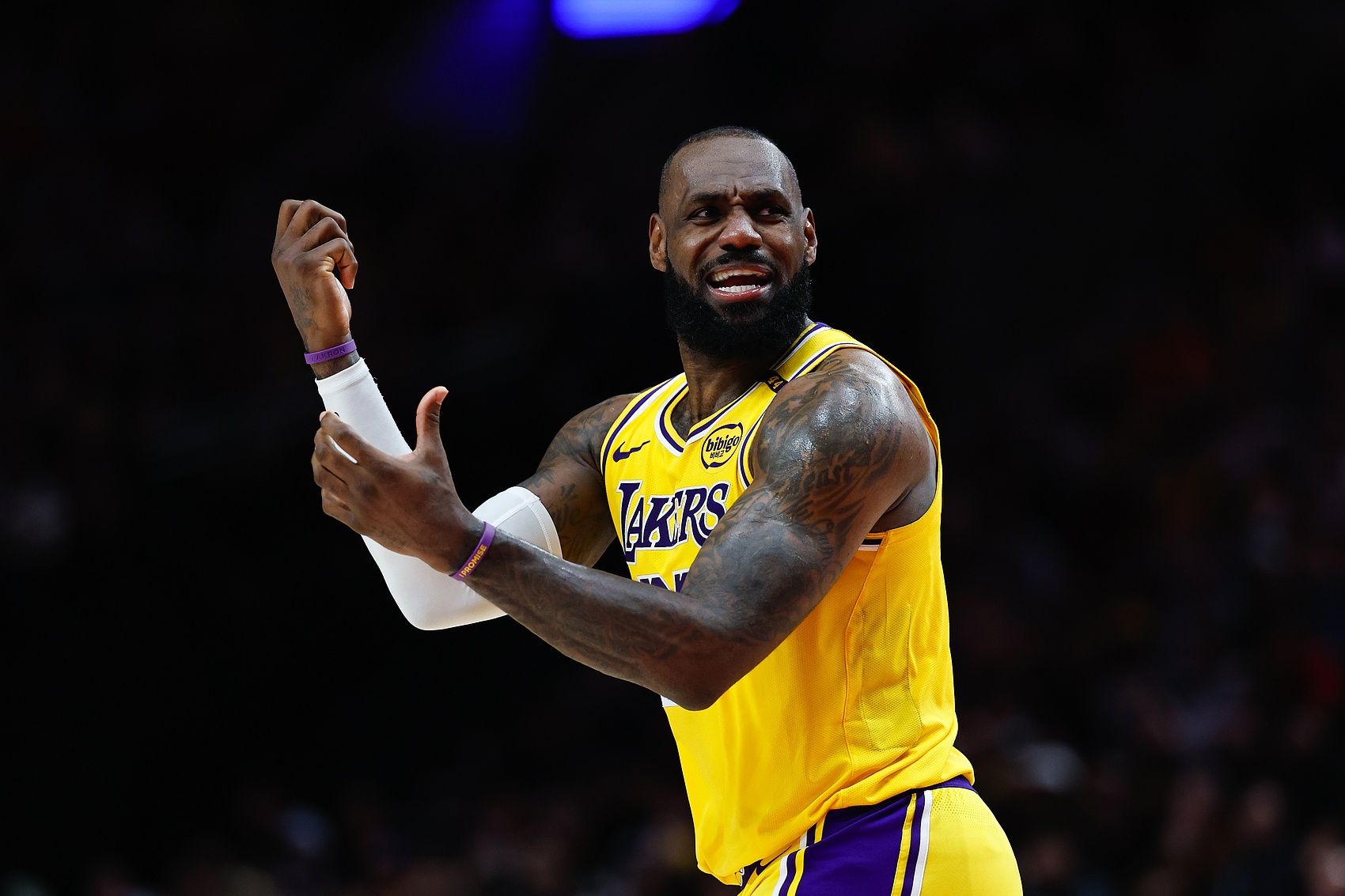 哈斯勒姆：詹姆斯绝对有可能离开湖人 现在对他最重要的是争冠