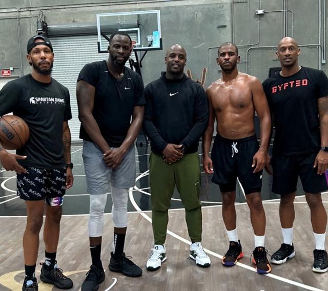 星空体育-化敌为友！保罗追梦提前合练：特训三分+击掌鼓励